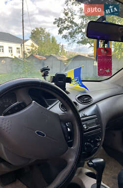 Седан Ford Focus 2000 в 