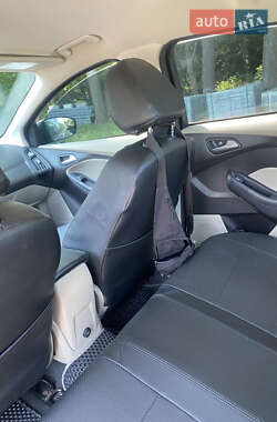 Седан Ford Focus 2012 в 