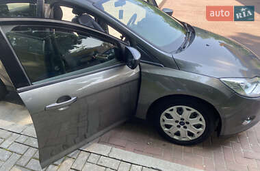 Седан Ford Focus 2012 в 