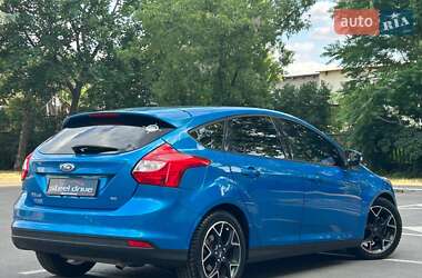 Хэтчбек Ford Focus 2014 в 