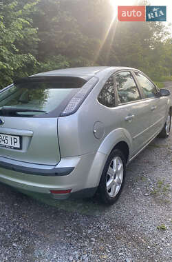 Хэтчбек Ford Focus 2006 в 