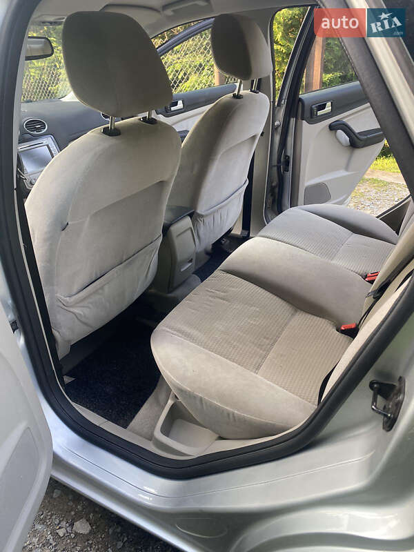 Хэтчбек Ford Focus 2006 в Ровно