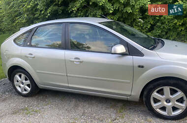 Хэтчбек Ford Focus 2006 в 