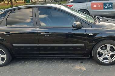 Хэтчбек Ford Focus 2006 в 