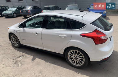 Седан Ford Focus 2013 в 