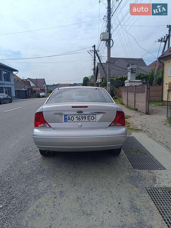 Седан Ford Focus 2000 в Сільце