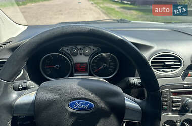Седан Ford Focus 2010 в 