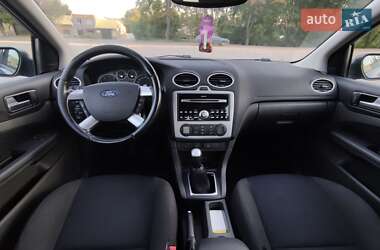 Хэтчбек Ford Focus 2005 в 
