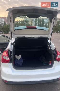 Хэтчбек Ford Focus 2013 в 
