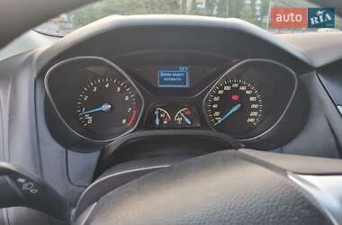 Хэтчбек Ford Focus 2013 в 
