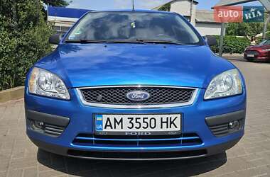 Хэтчбек Ford Focus 2005 в 