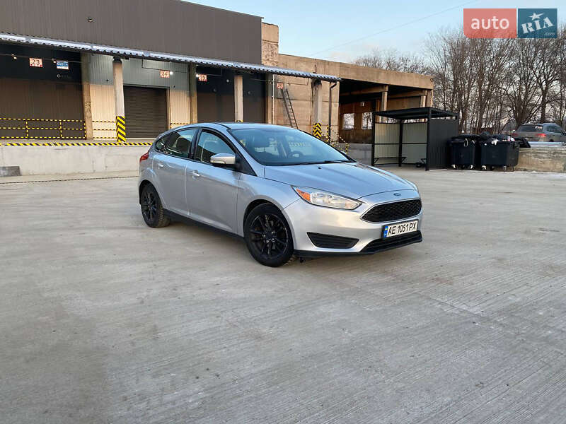 Хэтчбек Ford Focus 2015 в 