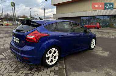 Хэтчбек Ford Focus 2013 в 