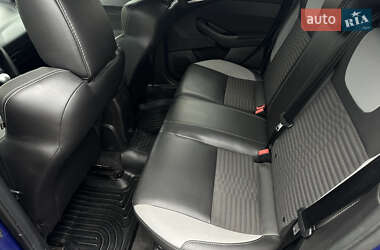 Хэтчбек Ford Focus 2013 в 