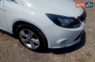 Седан Ford Focus 2011 в 