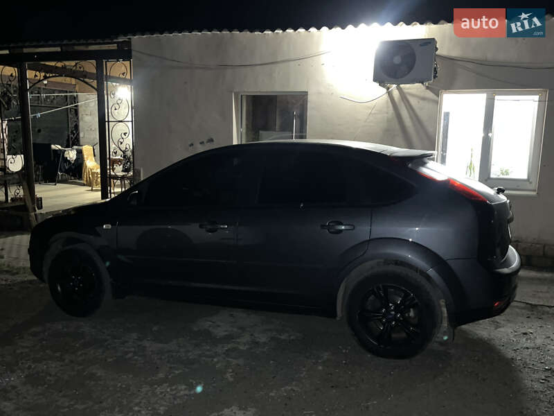 Хэтчбек Ford Focus 2005 в Днепре