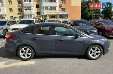 Седан Ford Focus 2011 в 