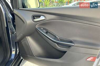 Седан Ford Focus 2011 в 