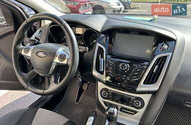 Седан Ford Focus 2011 в 