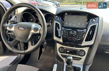 Седан Ford Focus 2011 в 