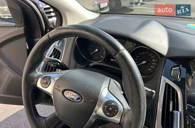 Седан Ford Focus 2011 в 