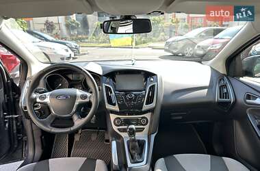 Седан Ford Focus 2011 в 