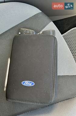 Седан Ford Focus 2011 в 