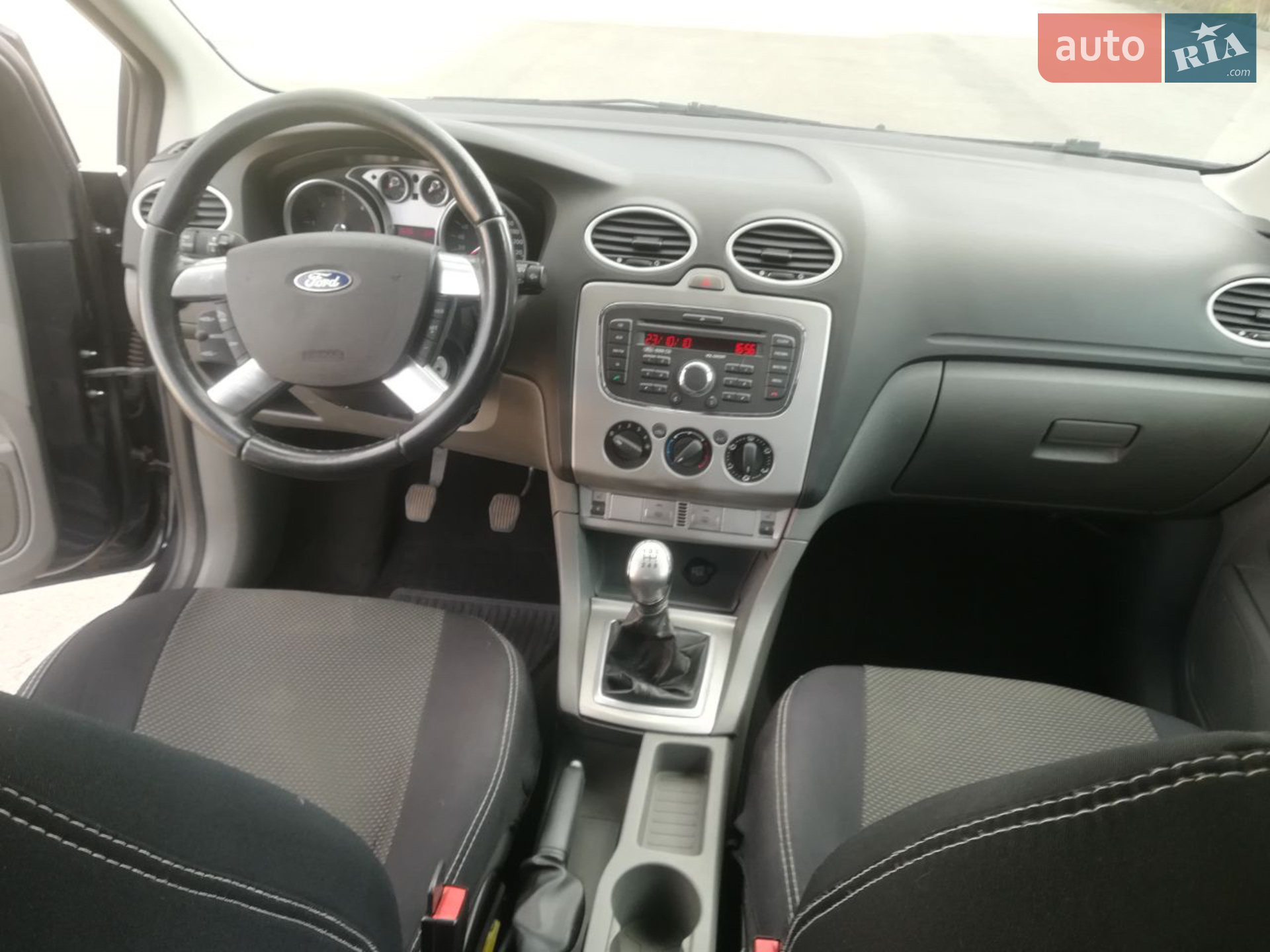2010 Ford Focus - мініатюра 8
