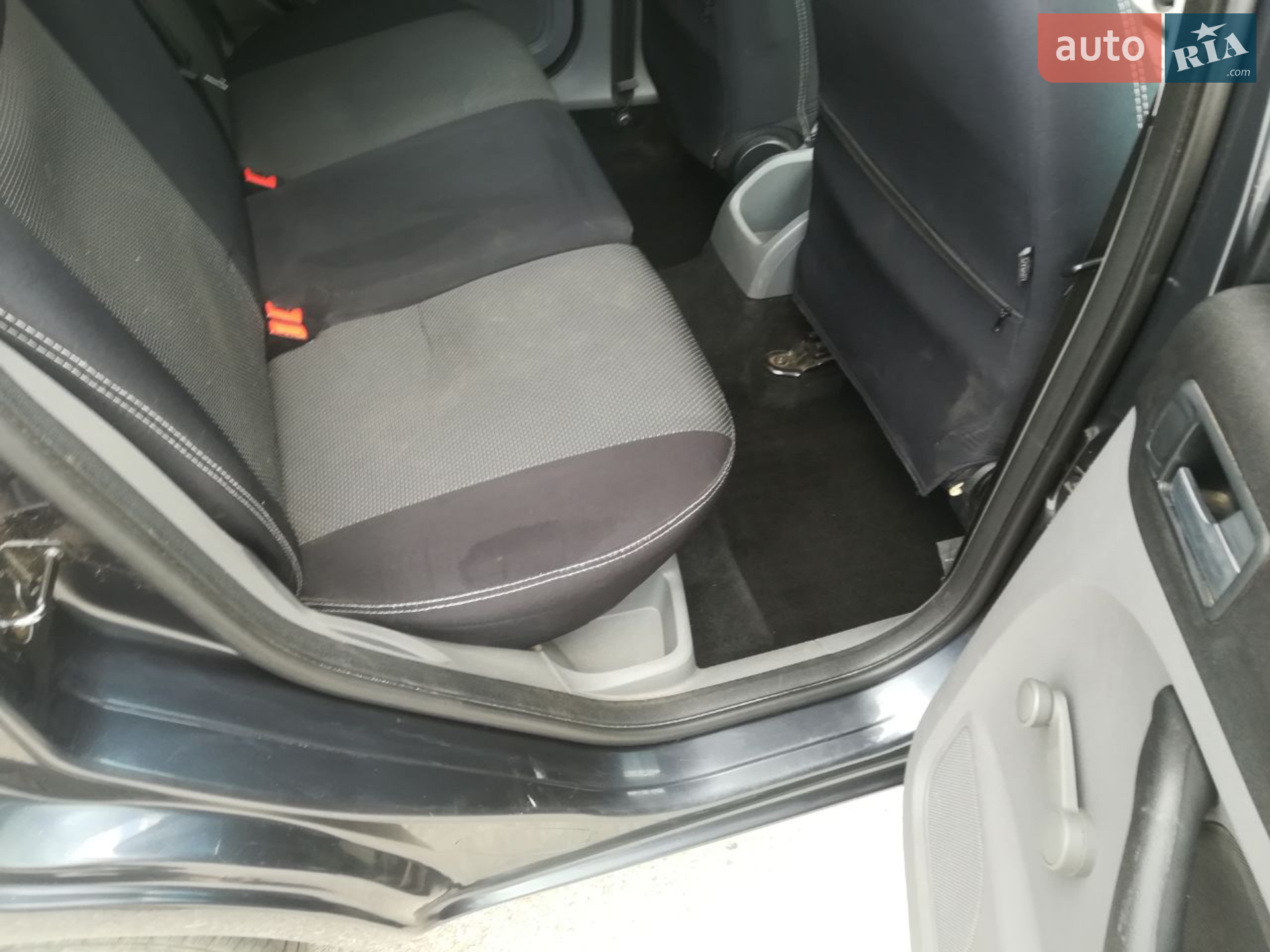 2010 Ford Focus - мініатюра 13