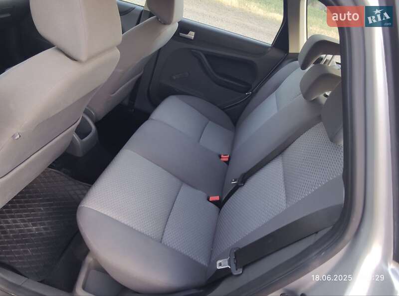 Універсал Ford Focus 2005 в Первомайську
