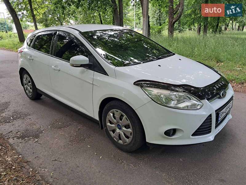 Хэтчбек Ford Focus 2014 в Глухове