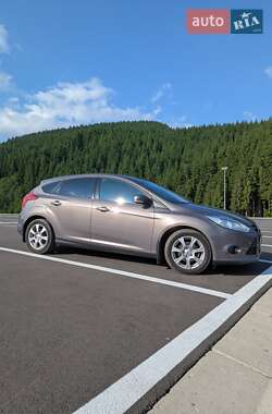 Хэтчбек Ford Focus 2014 в 