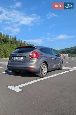 Хэтчбек Ford Focus 2014 в 