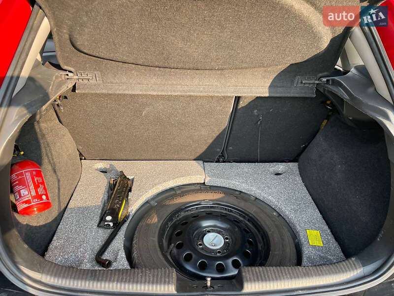 Хэтчбек Ford Focus 2004 в Ровно