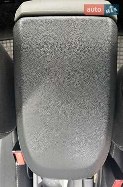 Седан Ford Focus 2011 в 