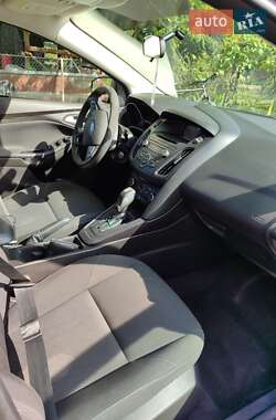 Хэтчбек Ford Focus 2015 в 