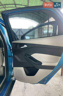 Хэтчбек Ford Focus 2012 в 