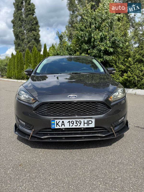 Хэтчбек Ford Focus 2015 в Киеве