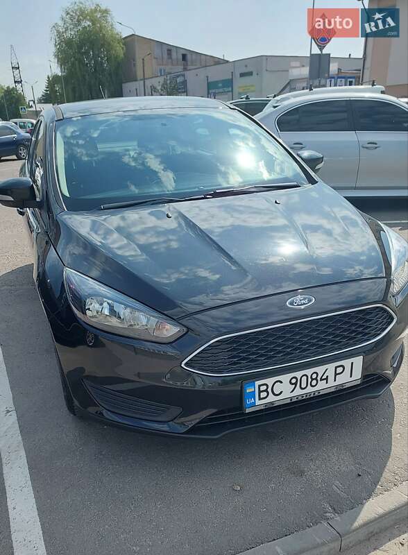Седан Ford Focus 2015 в 