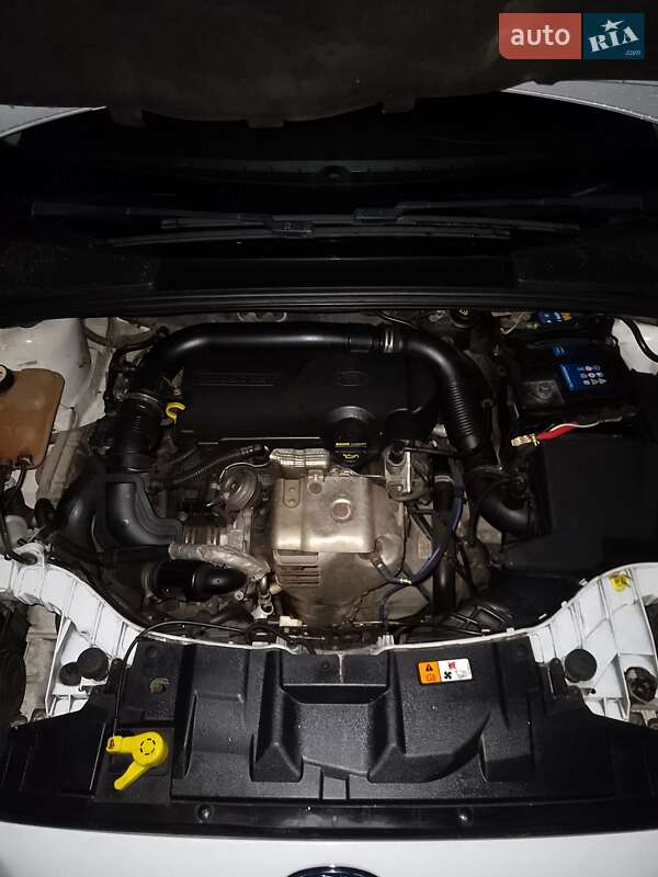 Хэтчбек Ford Focus 2015 в Киеве фото 6 Хэтчбек Ford Focus 2015 в Киеве