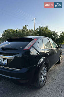 Хэтчбек Ford Focus 2011 в 
