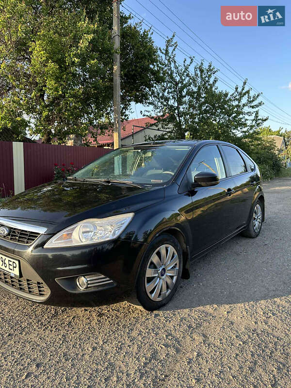 Хетчбек Ford Focus 2011 в Новому Бузі