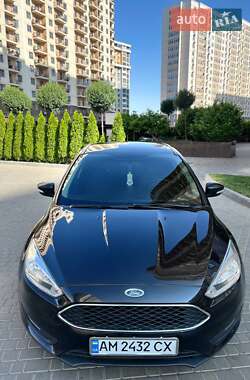 Седан Ford Focus 2015 в 