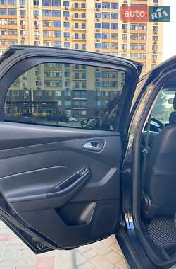 Седан Ford Focus 2015 в 