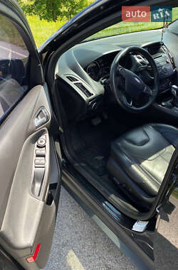 Седан Ford Focus 2015 в 