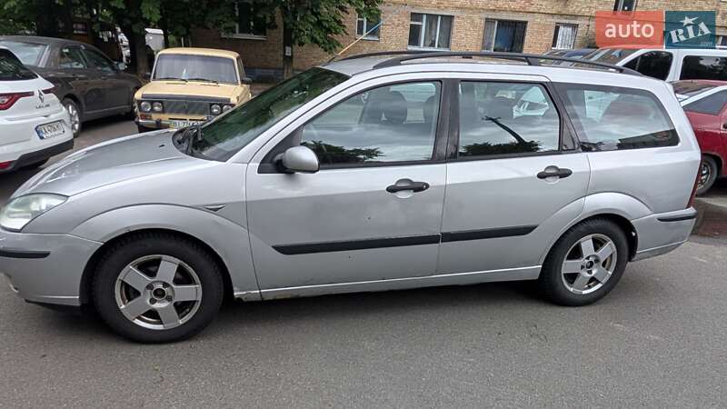 Универсал Ford Focus 2004 в Вишневом фото 2 Универсал Ford Focus 2004 в Вишневом
