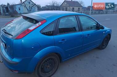 Хэтчбек Ford Focus 2004 в 