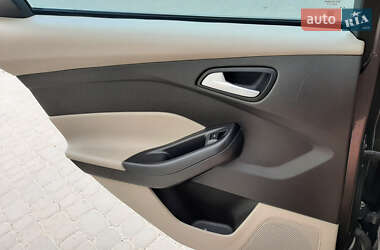 Седан Ford Focus 2016 в 
