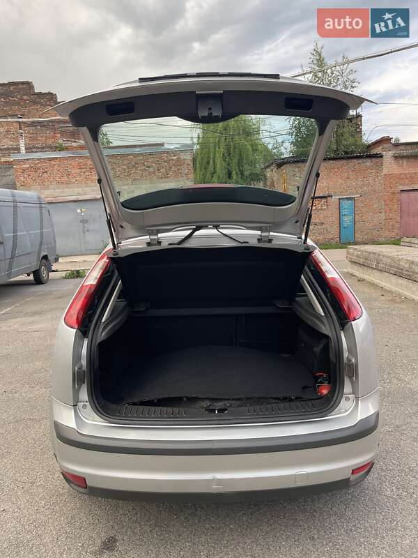 Хэтчбек Ford Focus 2004 в Чернигове