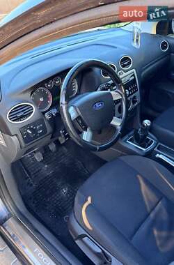 Хэтчбек Ford Focus 2006 в 
